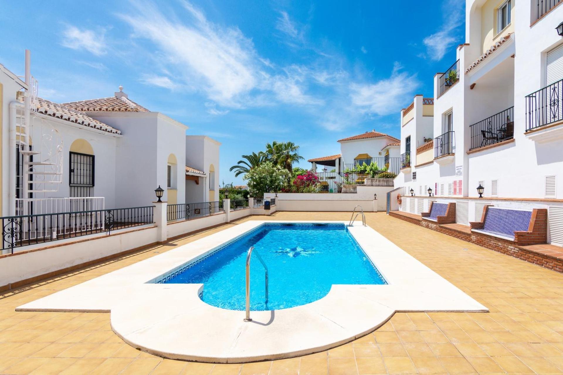 Apartamento 2 Dormitorios Con Vistas Al Mar Нерха Екстериор снимка